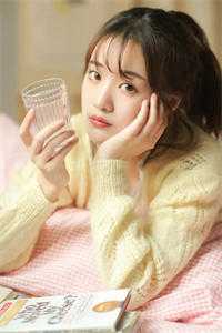 与女帝同胎，她总想拔我脐带