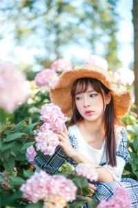 禀告首辅，夫人她又去给你物色美女了