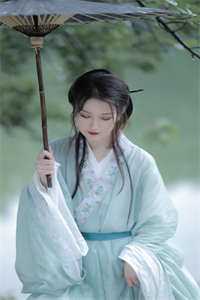 人淡如菊的伥鬼养女(冯杰高富帅)未删减版