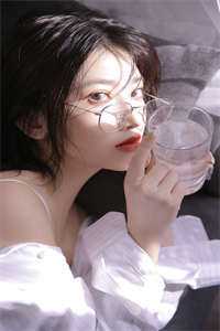 快穿之女配的求生之道(沈菁牧尘)全新