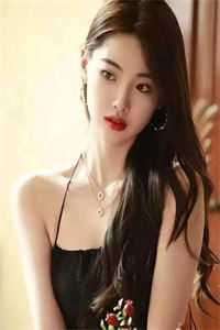 和女总裁离婚后，误入绝色女医怀