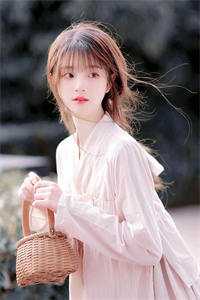 与君远相知，不道云海深
