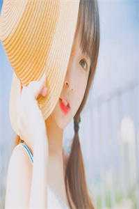 何须梨花赴寒春