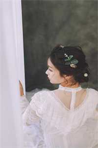 老公死了三年，我撩个小白脸怎么了