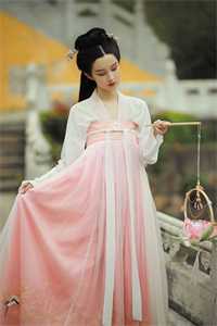 小师妹，你强的很不合理