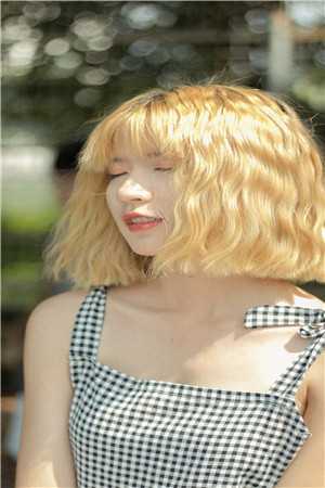 被逼婚言情文男主后，穿越女她杀疯了