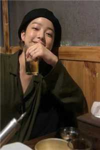 跨年聚餐被换成头孢配酒，妻子却劝我大度