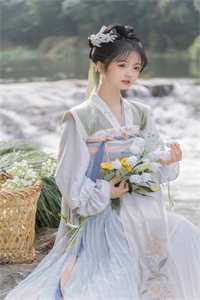 替嫁给清冷世子后，娇软婢女要翻身