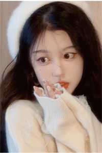 穿成炮灰女主后，引诱了疯批暴君