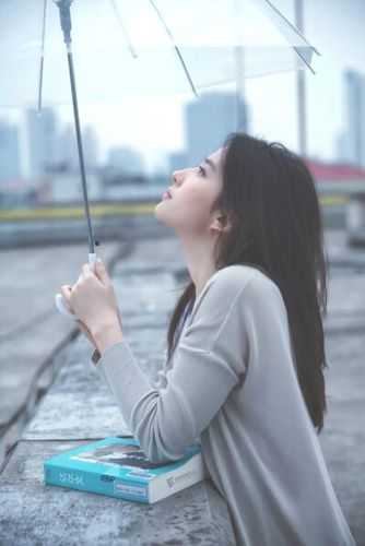 听到皇帝心声后，我成了他宠妃