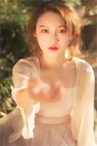 她是美人，白发也惊春玲玲裴邵年无弹窗免费阅读_完本完结小说她是美人，白发也惊春(玲玲裴邵年)