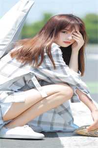 君坐高台，妾入尘埃