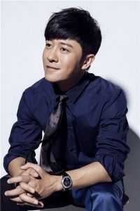 月儿明，风儿轻