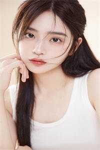 儿子被弄瞎眼，妻子竟维护仇人女儿