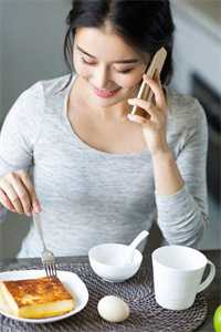 土匪来时，妻子在陪白月光过生日(张雨傲李容)无弹窗免费阅读_热门小说排行土匪来时，妻子在陪白月光过生日(张雨傲李容)