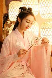 妹妹执意要给首富当狗，重生后我祝她幸福(霍云霆许半夏)免费小说在线看_在线阅读免费小说妹妹执意要给首富当狗，重生后我祝她幸福(霍云霆许半夏)