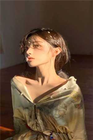 村官桃花途