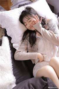 新婚夜，丈夫让三个女大学生一夜中奖
