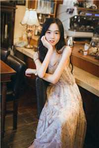 不笑女巫的视频