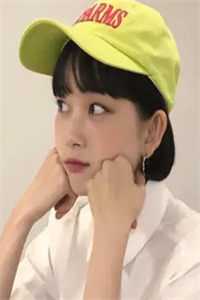 懿贵妃的身旁
