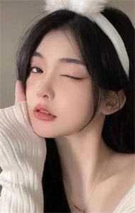 他们花前月下